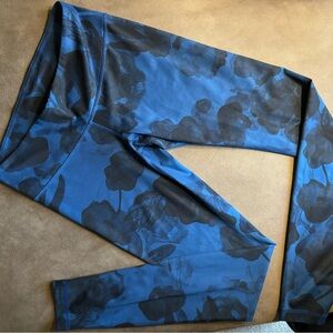 Lululemon Leggings (6) Blue X-Ray Floral Print